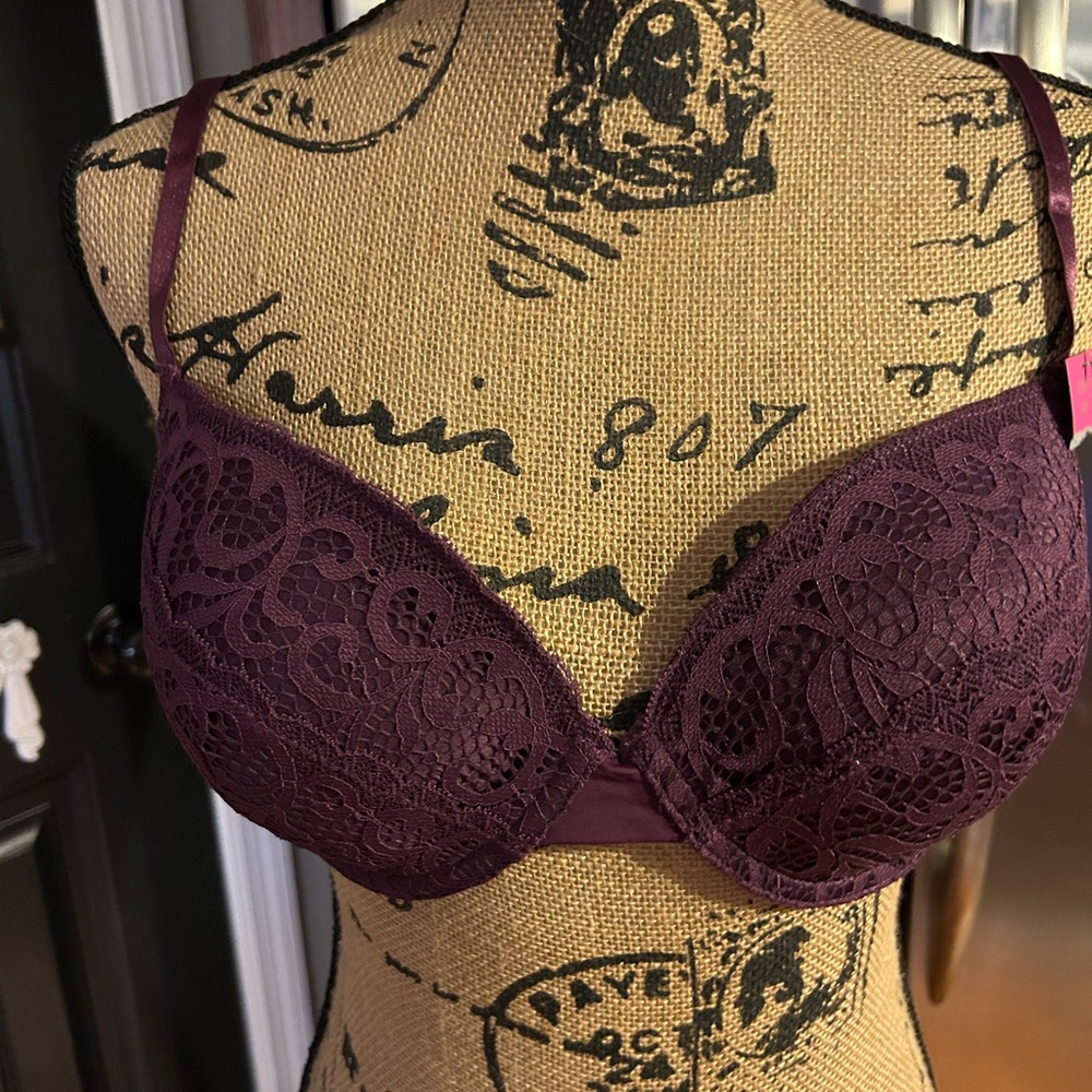 NWT Vince Camuto Elegant Lace Bra in Deep Purple Padded Underwire Size 38C